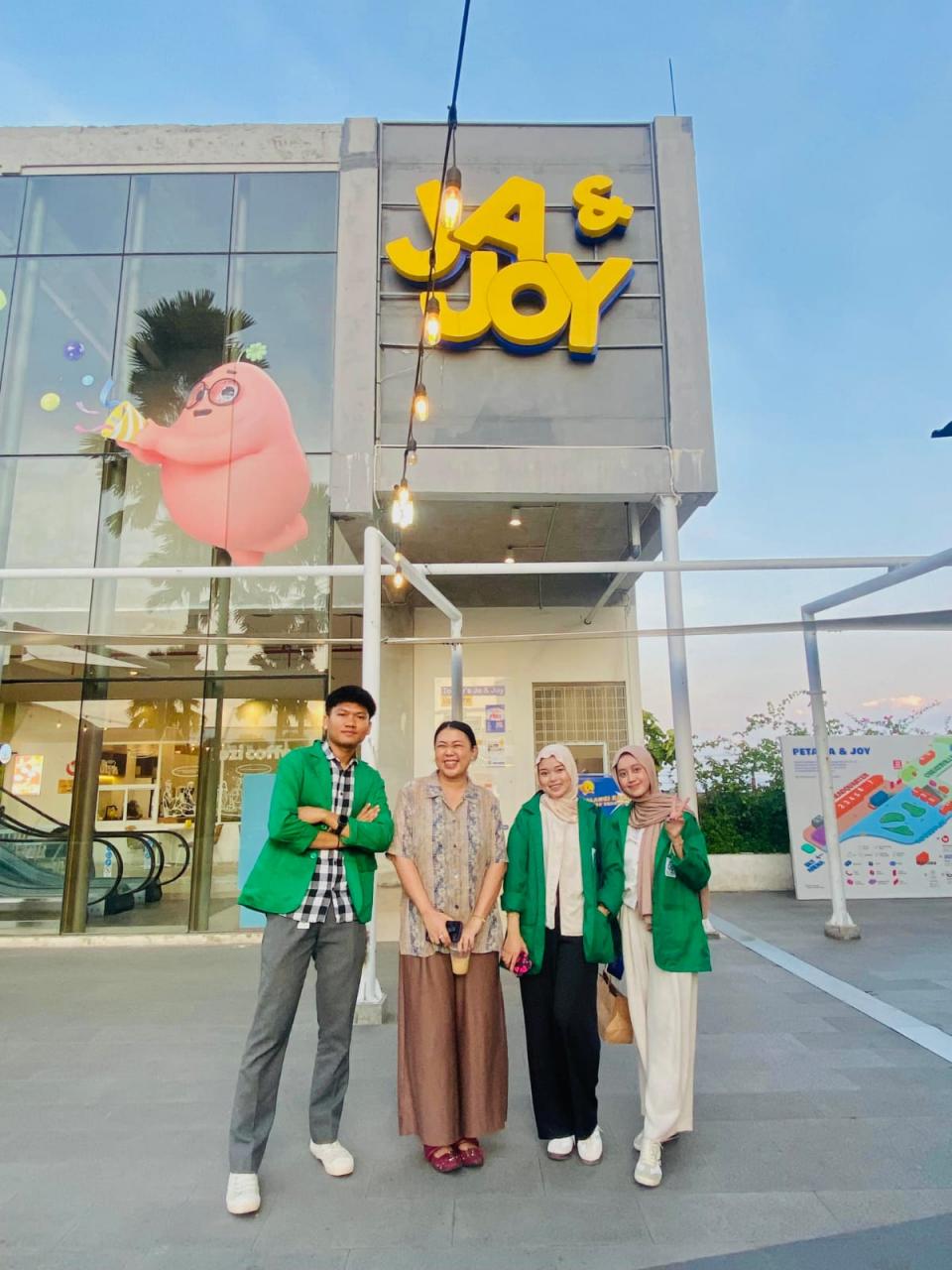 Gambar Kunjungan Mahasiswa Ikom UIN Alauddin di Ja & Joy Bahas Image Restoration