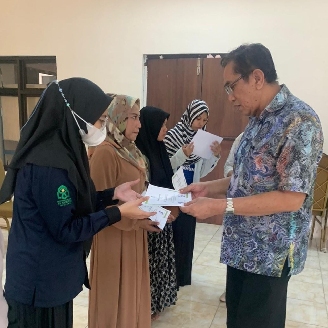 Gambar Lagi, Mahasiswa Ilmu Falak Juara 2 Baca Berita Bahasa Iggris Ma'had Al Jamiah UIN Makassa