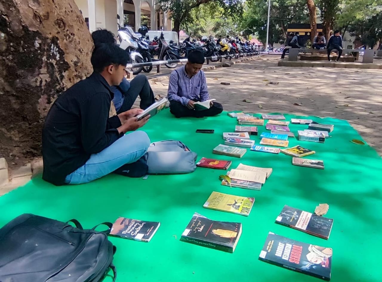 Gambar Lapak Baca Mahasiswa Jurusan PMH, Upaya Merawat Budaya Literasi