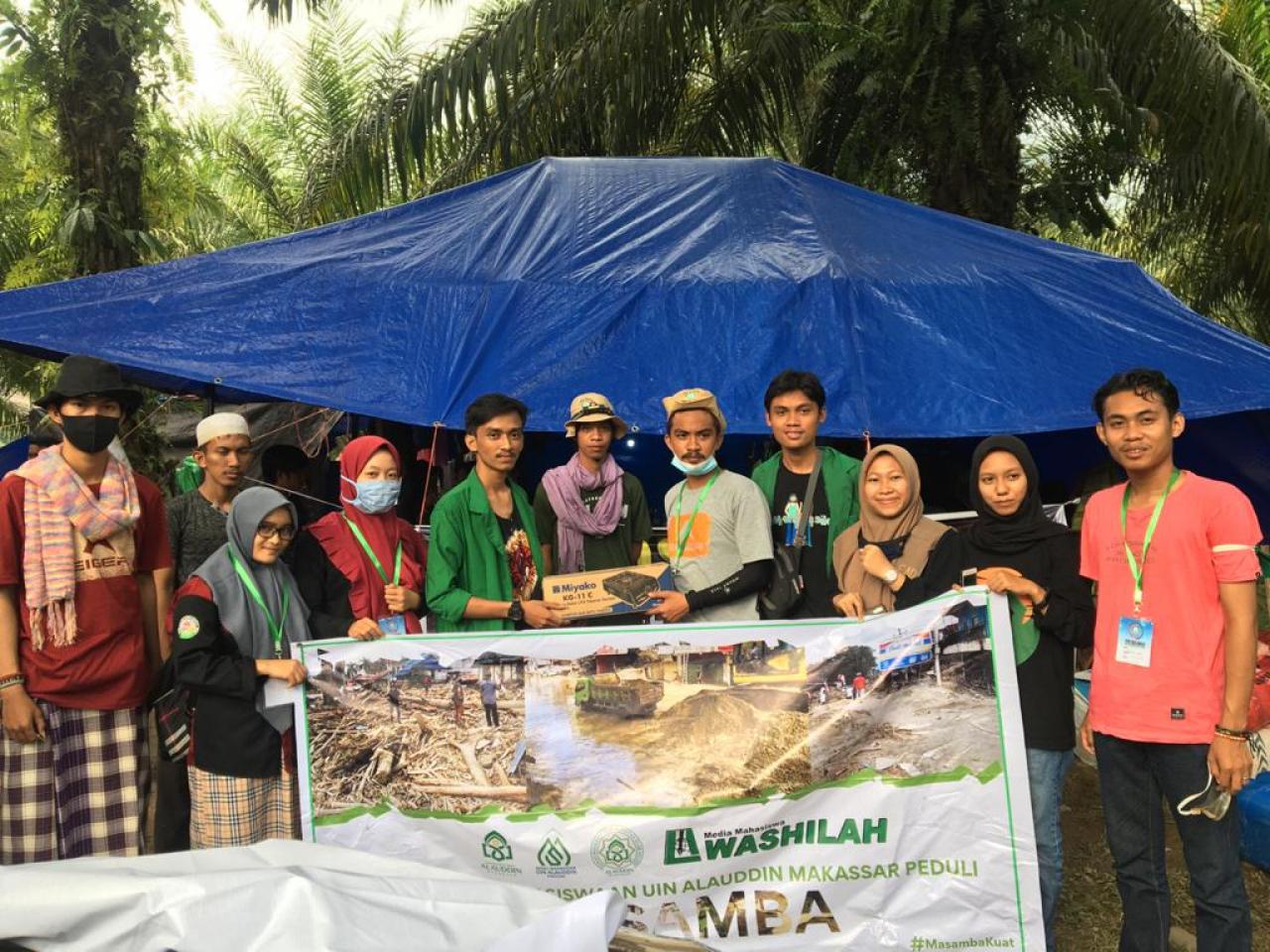 Gambar LK UIN Alauddin Dema U, Sema U serta Washilah Salurkan Donasi Untuk Masamba