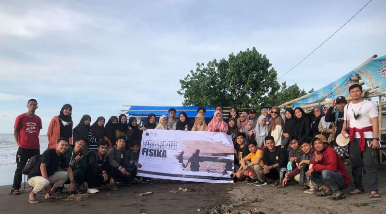 Gambar Mahasiswa Angkatan 2019 Pendidikan Fisika Praktikum Lapangan di Tanjung Bunga