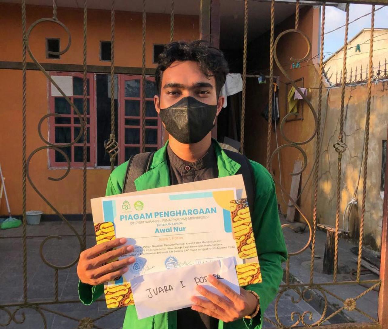 Gambar Mahasiswa Ekonomi Islam Juara I Desain Poster Pena PPKM MPI UIN Alauddin