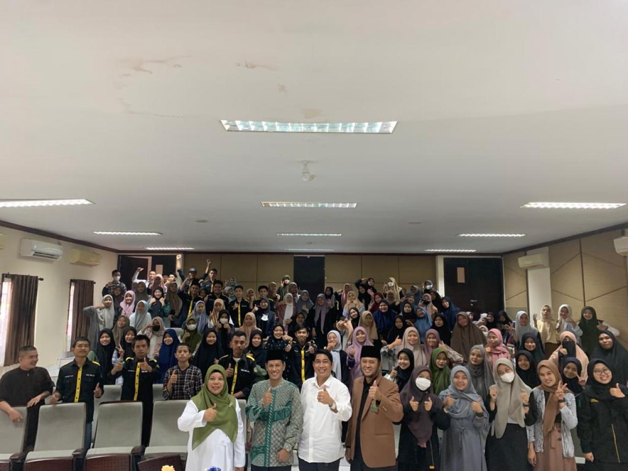 Gambar Mahasiswa FDK UIN Makassar Dilatih Manasik Haji dan Umrah