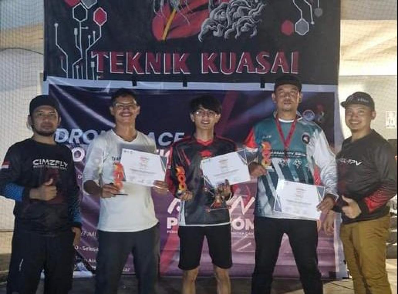 Gambar Mahasiswa FUF UIN Alauddin Makassar Juara 1 Lomba Drone Race Fpv di Munas Permikomnas ke-8