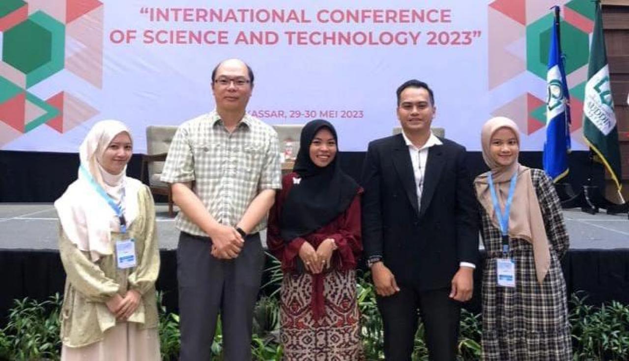 Gambar Mahasiswa Kesmas UIN Alauddin Presentase Karya Ilmiah pada ICOST 2023