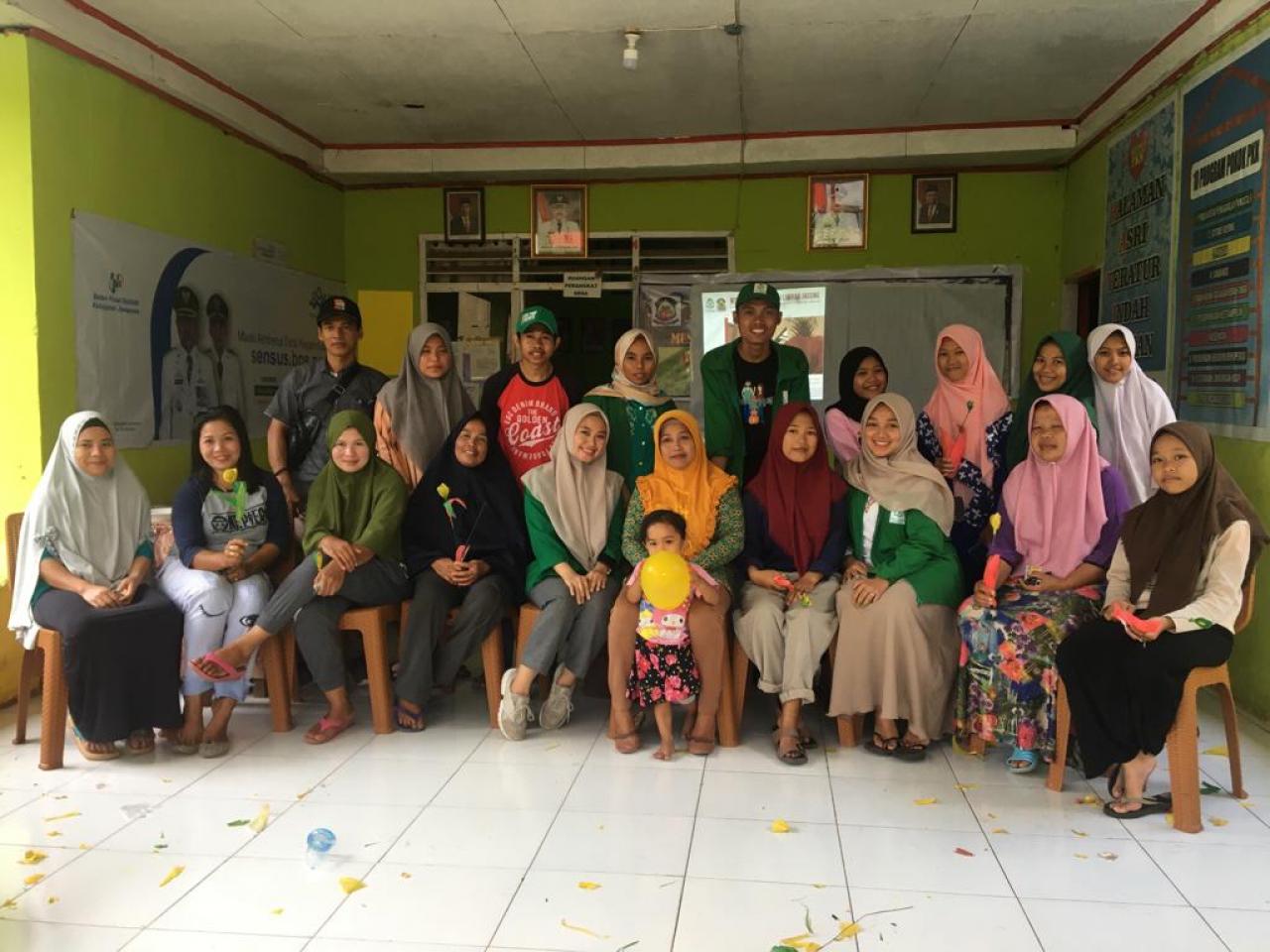 Gambar Mahasiswa KKN Angkatan 62 UIN Alauddin, Latih Manfaatkan Limbah Jagung