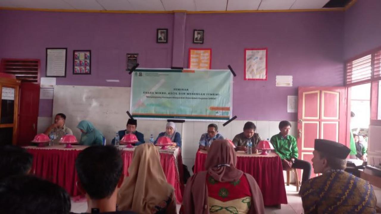 Gambar Mahasiswa KKN Angkatan 67 UIN Alauddin di Kecamatan Rumbia Gelar Seminar UMKM
