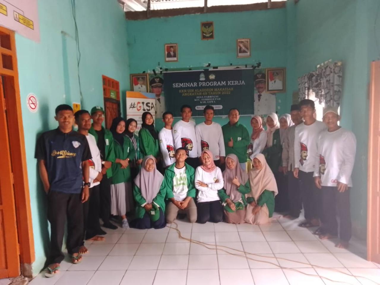 Gambar Mahasiswa KKN UIN Alauddin di Desa Tabinjai Diharapkan Jalin Komunikasi
