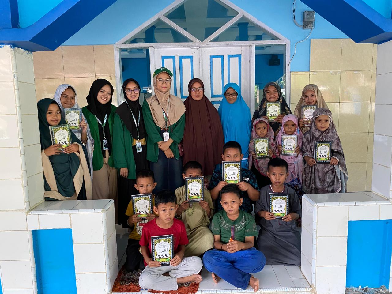 Gambar Mahasiswa KKN UIN Alauddin Makassar Donasikan 36 Jilid Iqra ke TPA di Desa Wanua Waru