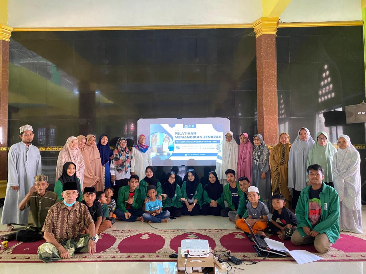 Gambar Mahasiswa KKN UIN Makassar Latih Masyarakat Batu-batu Memandikan Jenazah