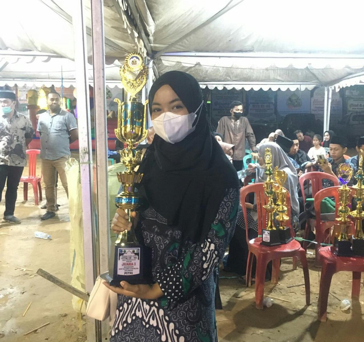 Gambar Mahasiswa MD UIN Alauddin Juara I KTIQ di MTQ Kolaka ke-46