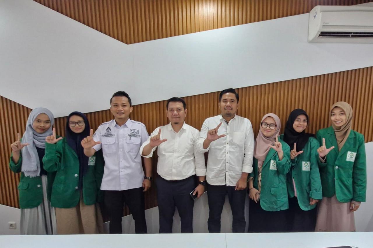 Gambar Mahasiswa Prodi Ilmu Perpustakaan Menjalani PKL di Balai Litbang Makassar