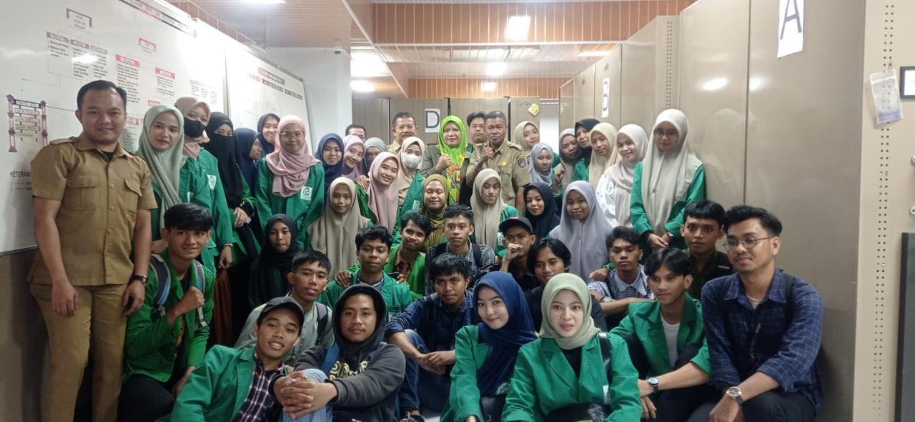 Gambar Mahasiswa SPI FAH UIN Alauddin Makassar Belajar Sejarah dalam Kearsipan Modern