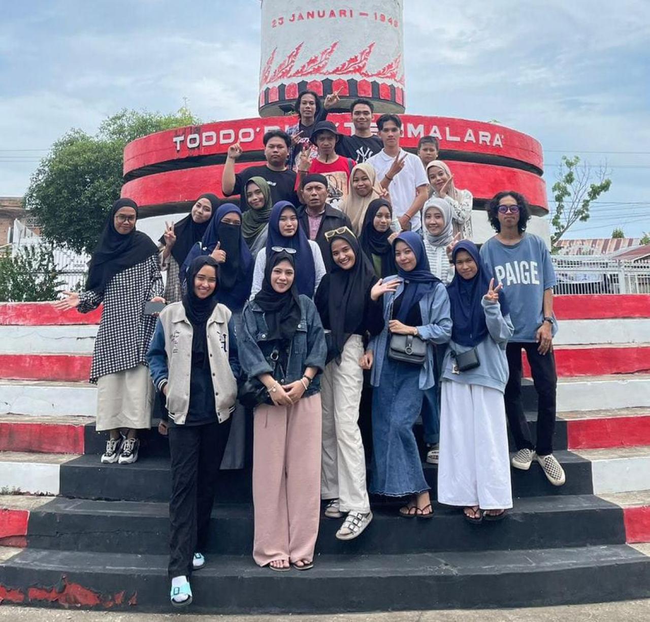 Gambar Mahasiswa SPI UIN Alauddin Eksplorasi di Masjid Tua Sulawesi Selatan