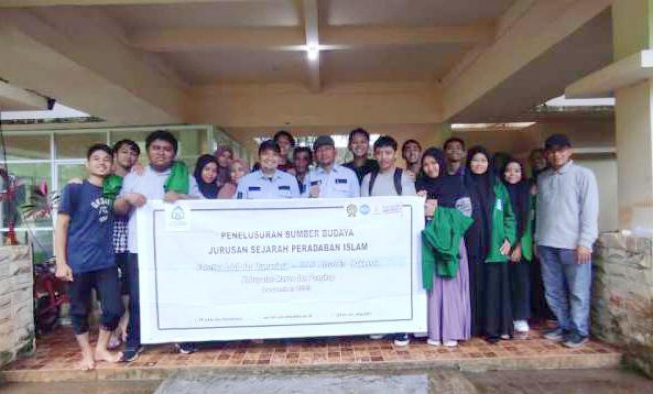 Gambar Mahasiswa SPI UIN Alauddin Gali Warisan Sejarah Sumpang Bita Pangkep