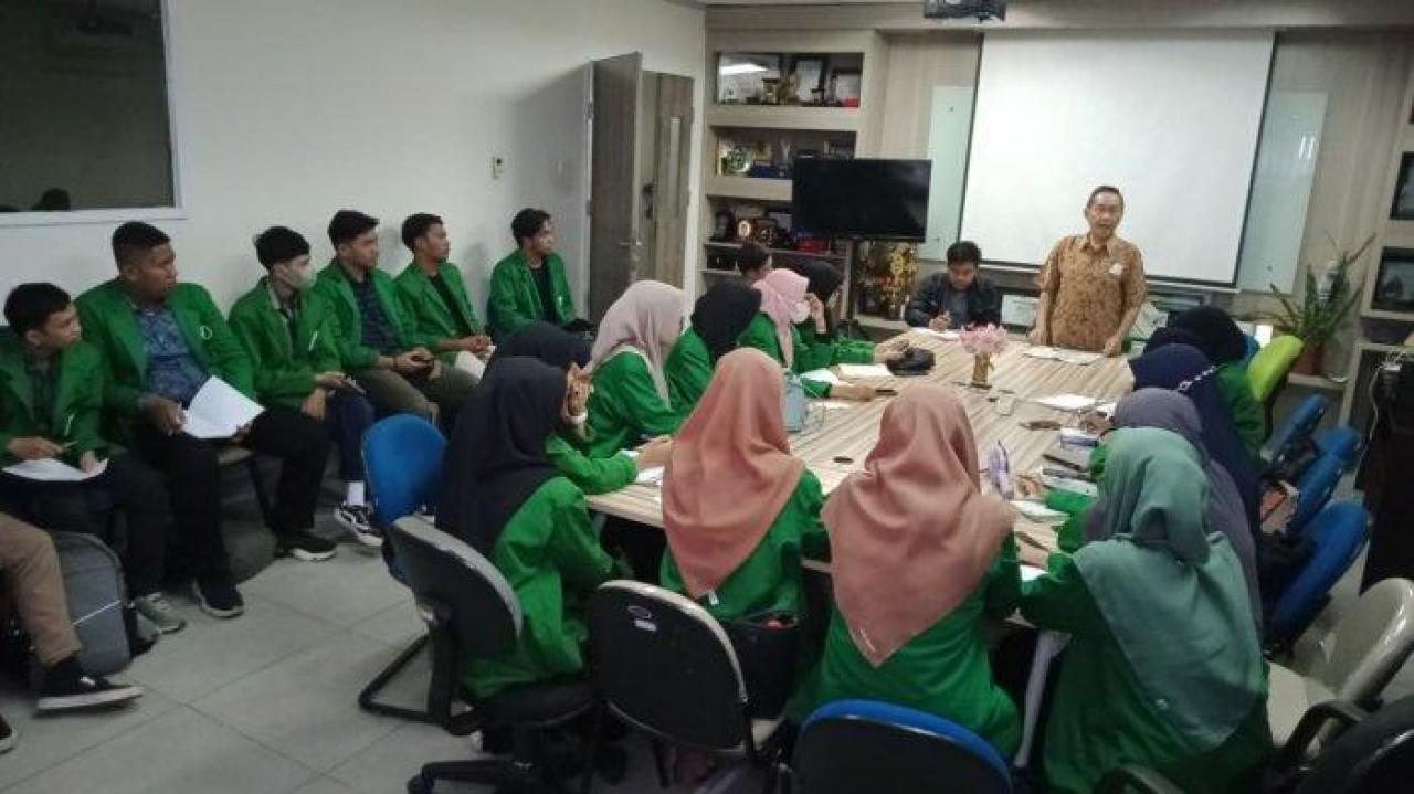 Gambar Mahasiswa UIN Alauddin Belajar Jurnalistik di Tribun Timur