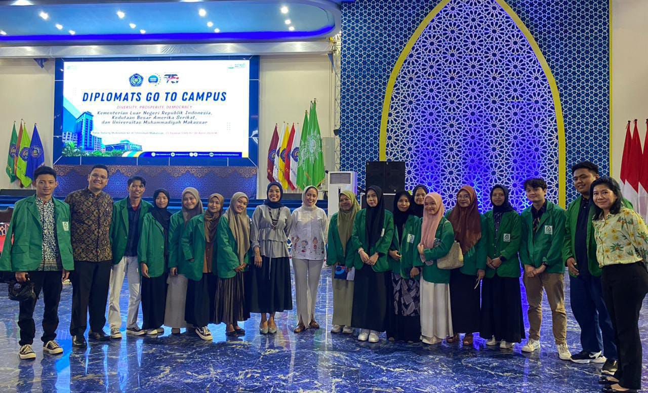 Gambar Mahasiswa UIN Makassar Ikut Serta Acara Diplomats Go To Campus” di Unismuh, Dihadiri Kemenlu RI-Kedu