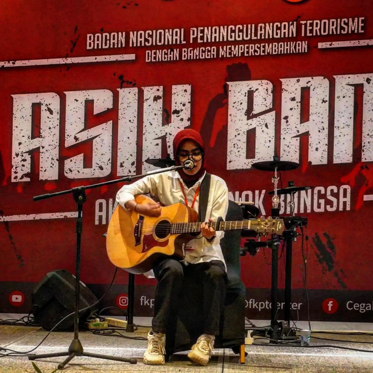 Gambar Mahasiswi UIN Alauddin Pemenang Kompetisi Musik BNPT Tingkat Sulsel Lolos Ke Tingkat Nasional