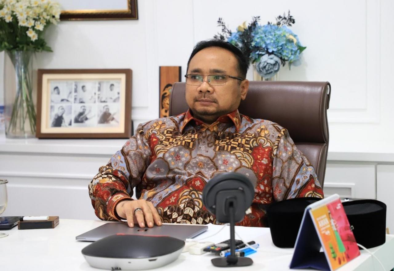 Gambar Menag: Selamat Natal, Damai dan Kasih Tuhan Menyertai Semua