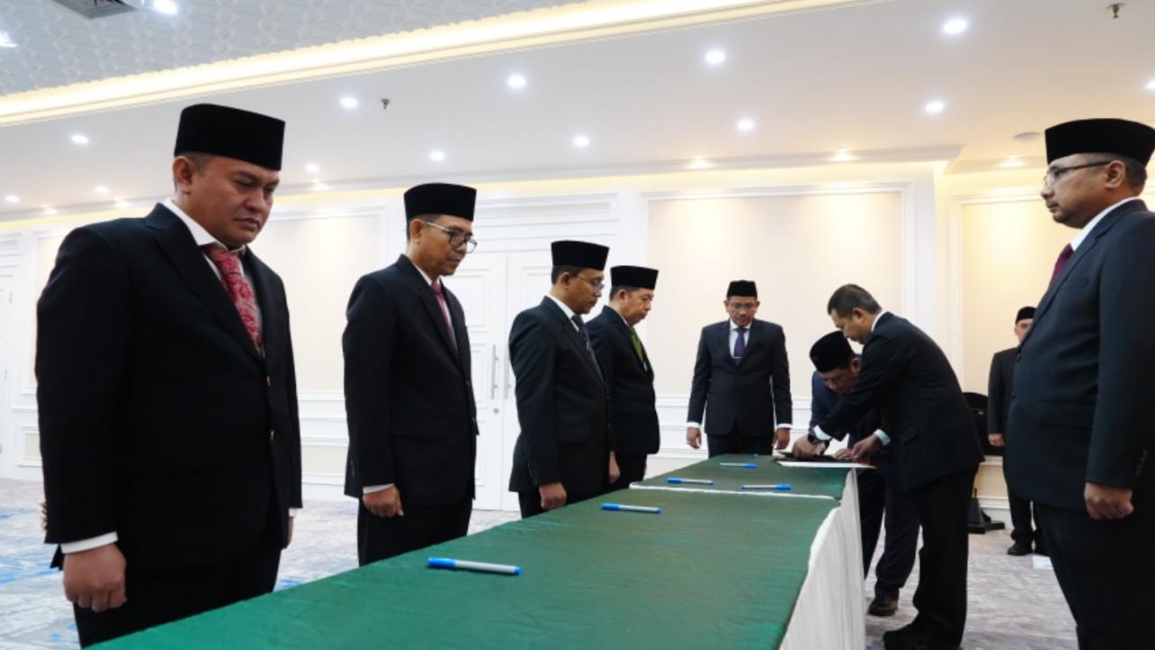 Gambar Menag Lantik Alumni UIN Alauddin Makassar Direktur Pendidikan Diniyah dan Ponpes Kemenag RI.