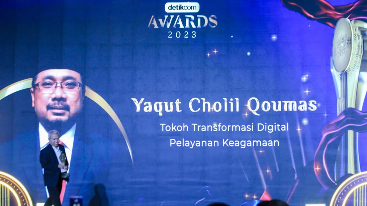 Gambar Menag Yaqut Terima Penghargaan Tokoh Transformasi Digital Pelayanan Keagamaan