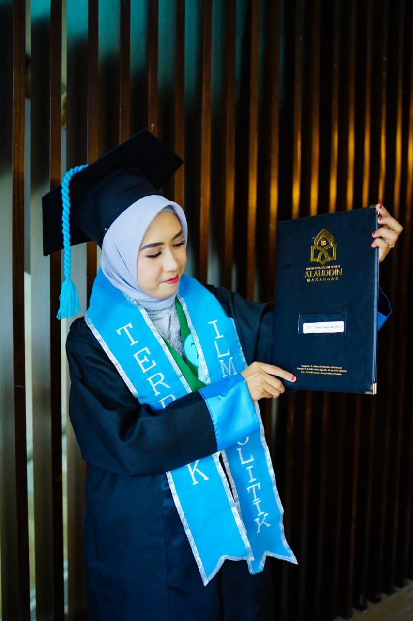 Gambar Menjadi Lulusan Terbaik I IPOL FUF, Nurul Sakinah Harapkan Wisudawan  mengharumkan Nama Almamater