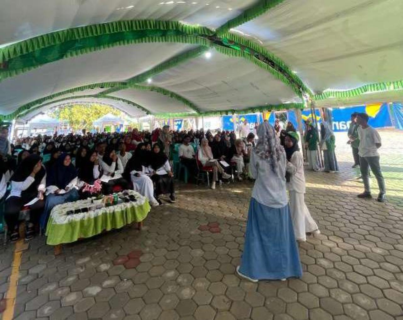 Gambar Meriahkan HUT MAN Manggarai Barat, Mahasiswa KKN-PLP UIN Alauddin Gelar Ranking 1