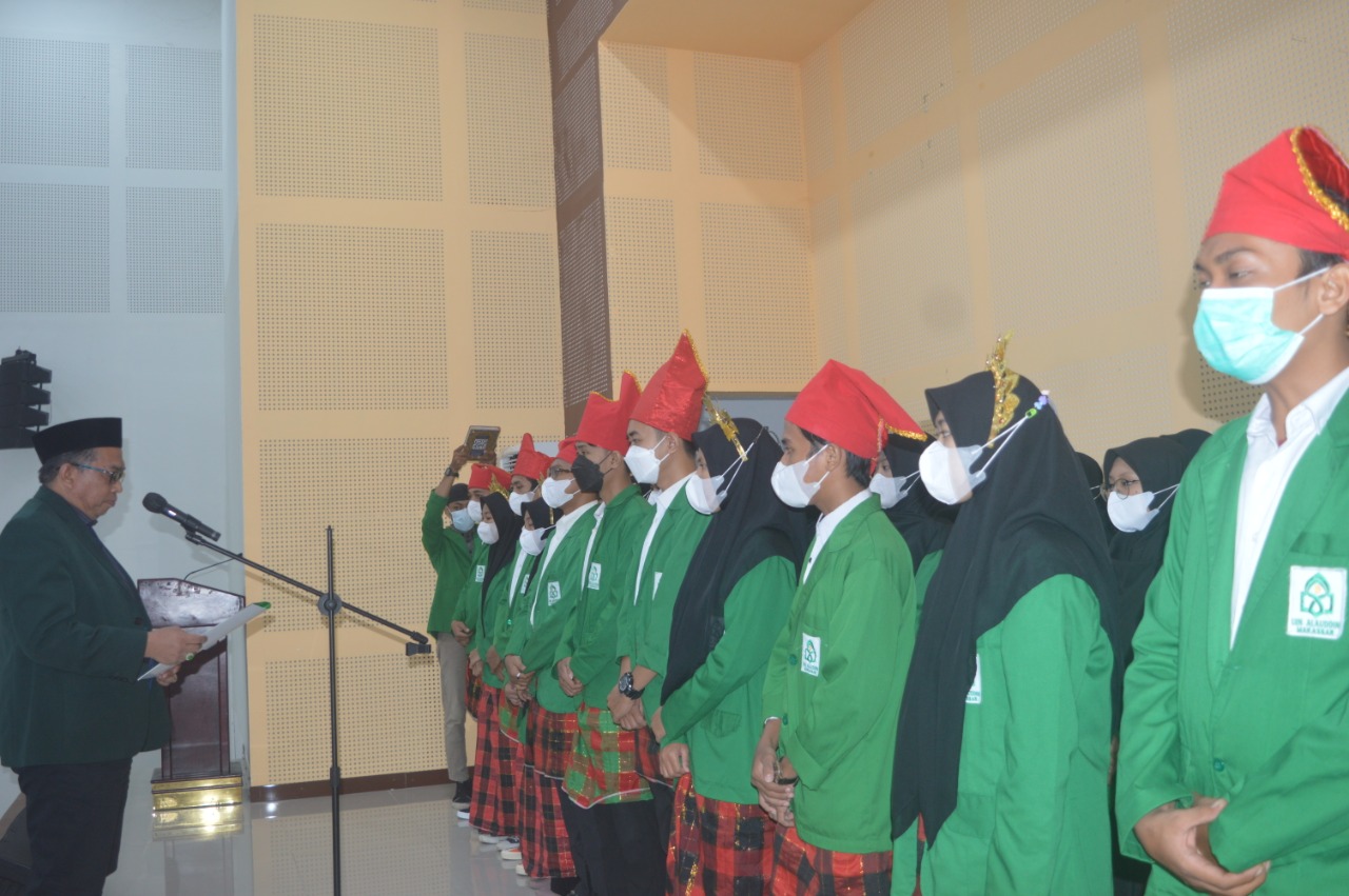 Gambar Pakai Patonro dan Sarung Sabbe, Pengurus Lembaga Kemahasiswaan FTK UIN Alauddin Resmi Dilantik