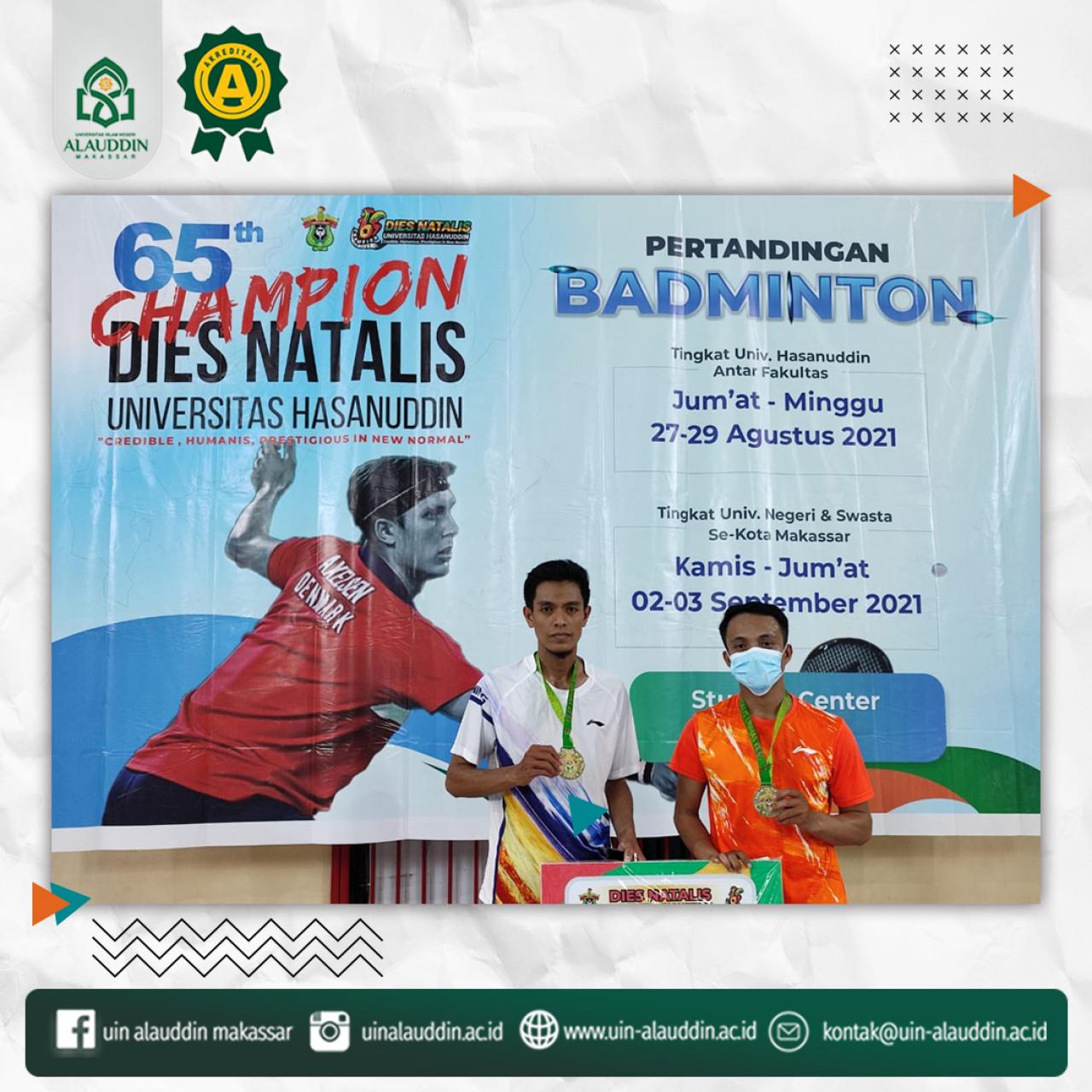 Gambar Pasangan Ganda Putra UIN Alauddin Menjuarai Turnamen Badminton Dies Natalis Unhas ke-65