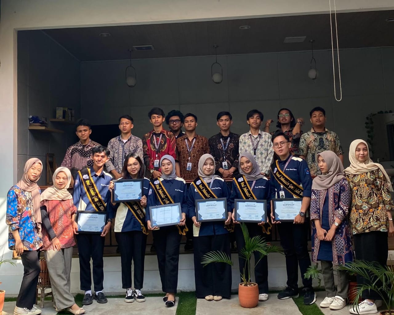 Gambar Pelantikan Brand Ambassador GebBI Sulsel 2024, Membangun Generasi Berdaya Saing