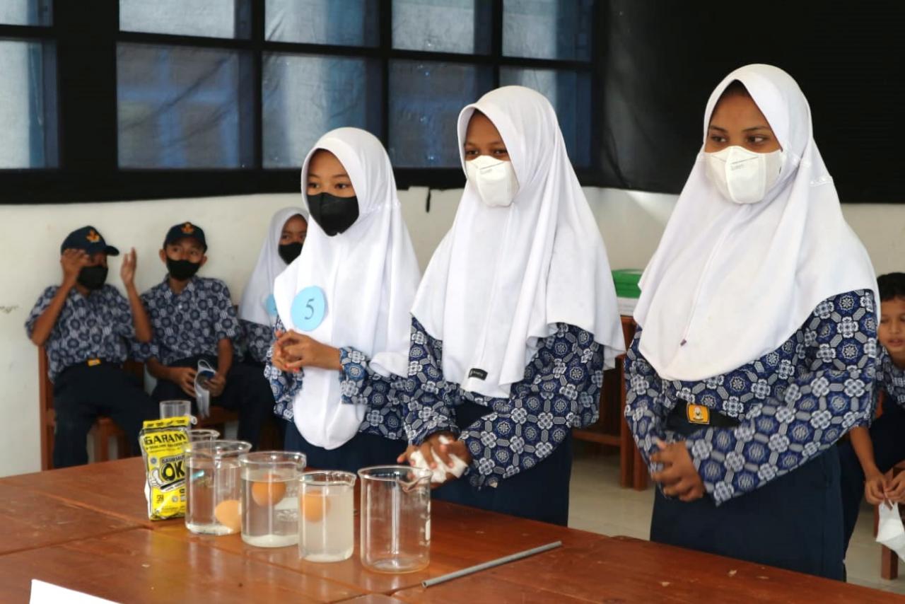 Gambar Pendidikan Fisika UIN Alauddin Sukses Gelar Aklam di SMPN 5 Sinjai