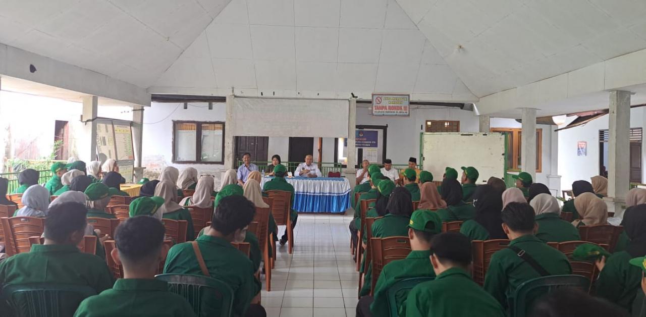 Gambar Penerimaan Meriah Mahasiswa KKN UIN Alauddin Angkatan 76 di Pitu Riase: Sinergi Membangun Desa