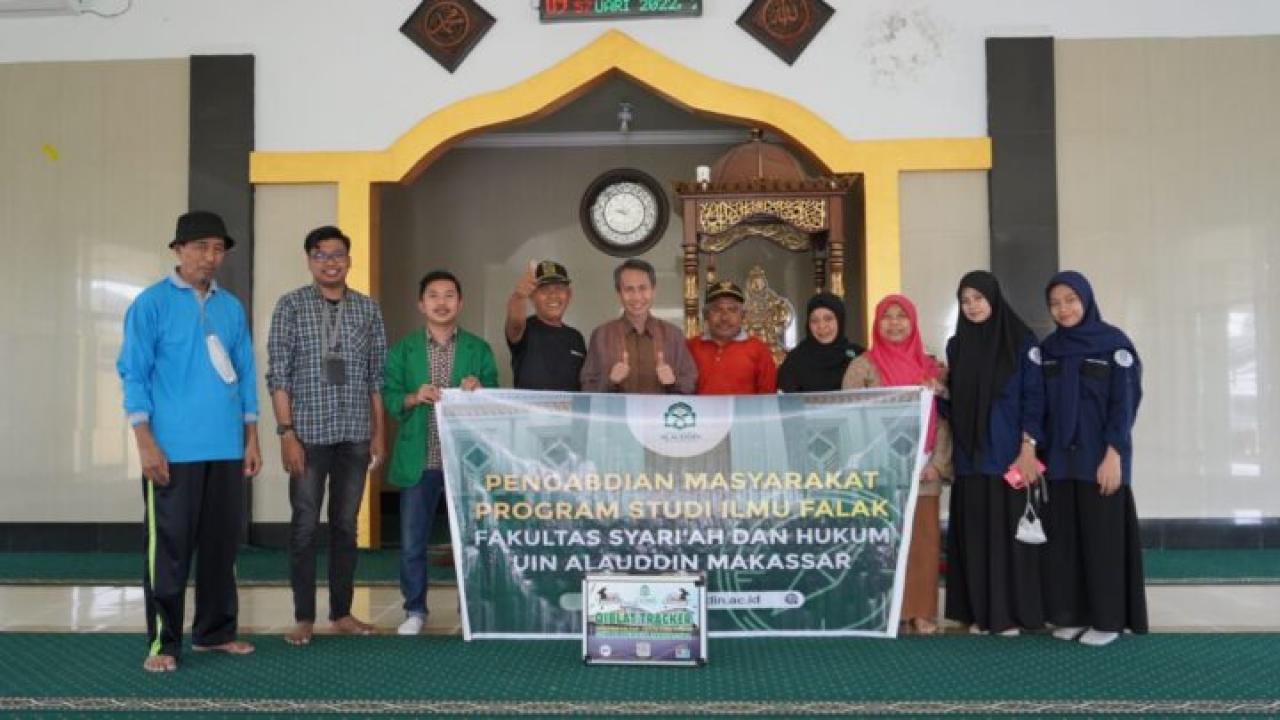 Gambar Pengabdian Masyarakat Prodi Ilmu Falak Ukur Arah Kiblat Masjid Baburrizqi