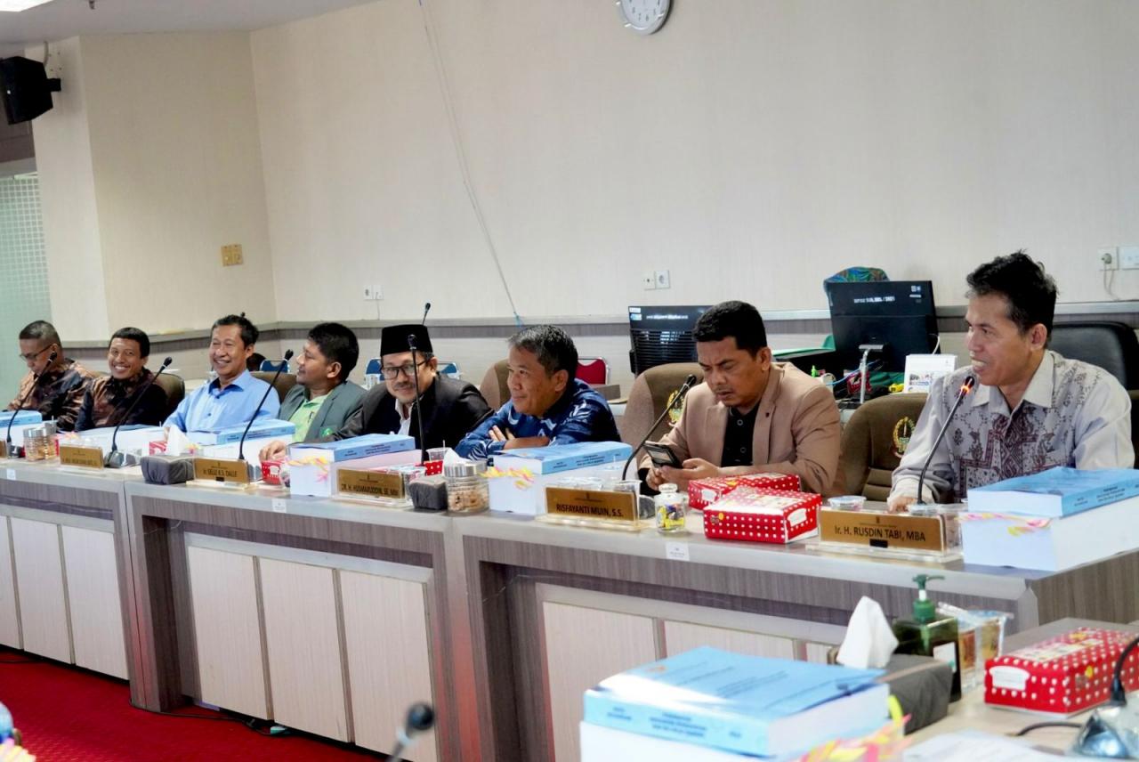 Gambar Pimpinan FAH UIN Alauddin Bahas Kerjasama di DPRD Sulsel