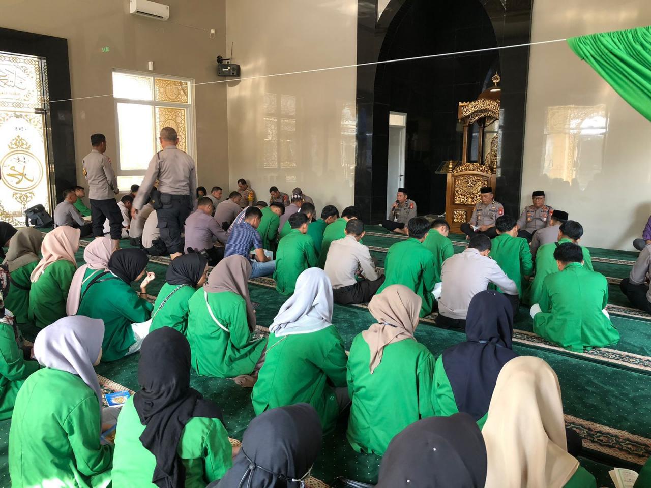 Gambar PPL Mahasiswa Ilmu Falak UIN Alauddin Ikuti Kamis Ibadah Polres Gowa