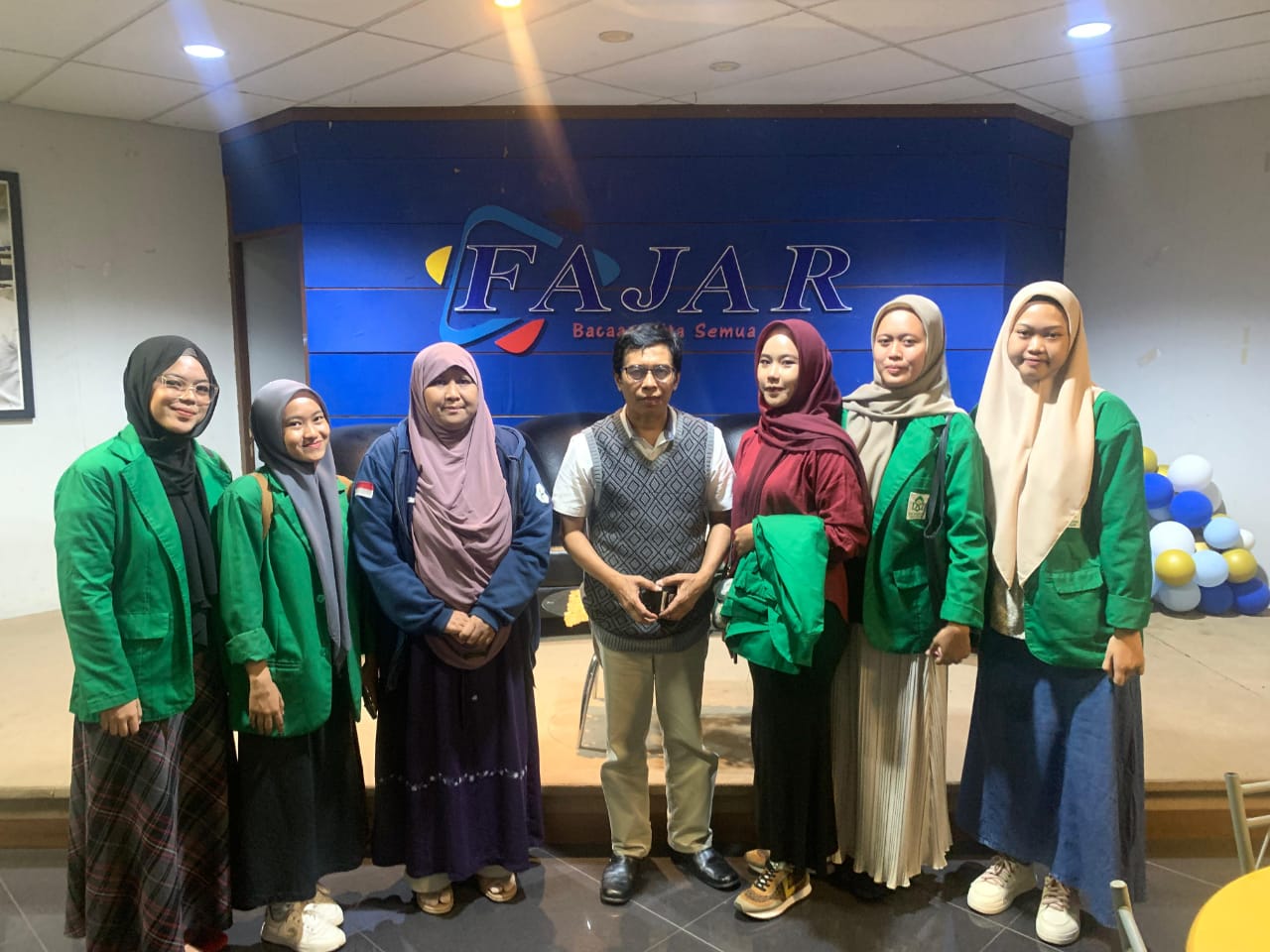 Gambar PPL Mahasiswa Jurnalistik UIN Alauddin, Asah Keterampilan di Media Fajar