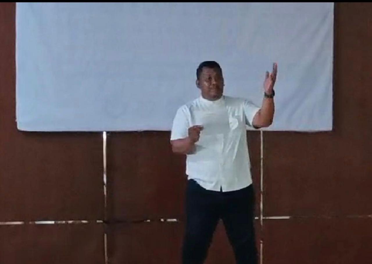 Gambar Priandi Dewa Raja, Juara 1 Lomba Baca Puisi di Dies Natalis Ke-58 UIN Alauddin