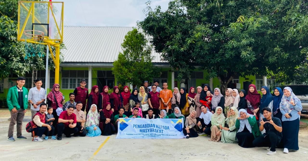 Gambar Prodi Farmasi Lakukan Pengmas Pembuatan Produk Roll On Aromaterapi