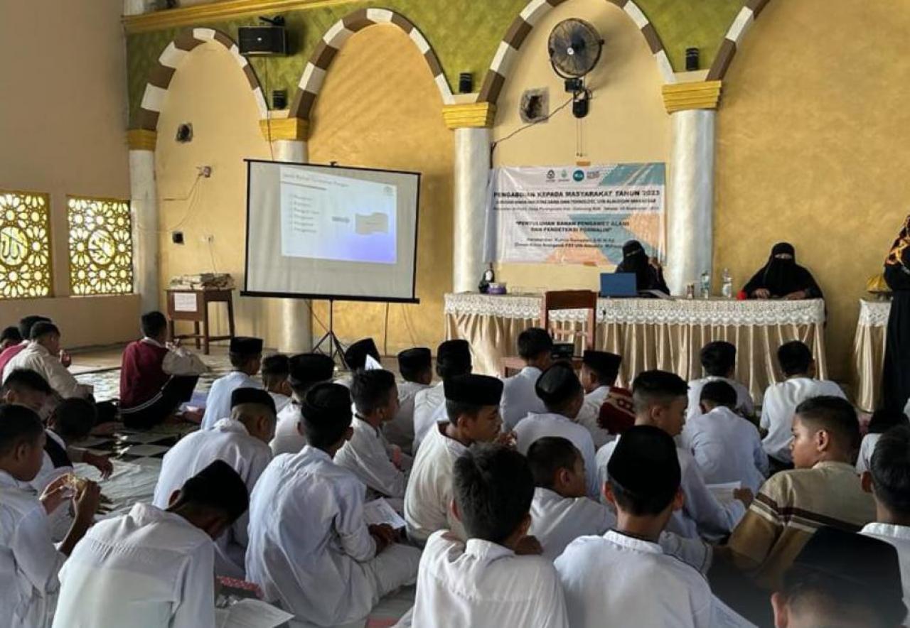 Gambar Prodi Kimia UIN Alauddin Edukasi Bahan Pengawet dan Pendeteksi Formalin di Pesantren Al-Fatih