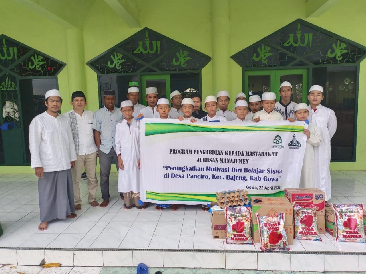 Gambar Prodi Manajemen UIN Alauddin Gelar Pengabdian Masyarakat di Yayasan Qurra Wal Huffadz Ukhuwatul Isla