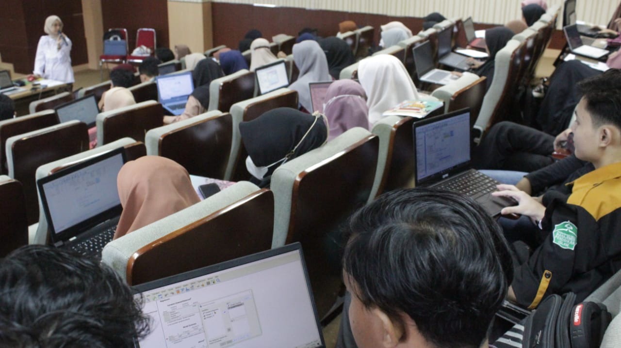 Gambar Prodi MPI Latih Mahasiswa Analisis Data Penelitian Gunakan Aplikasi SPSS