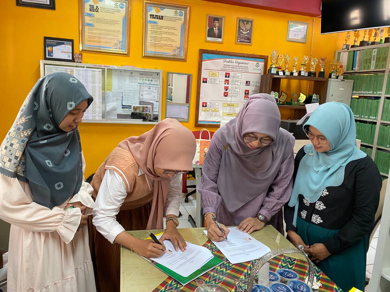 Gambar Prodi Pendidikan Fisika FTK UIN Alauddin Teken Kerjasama Pendidikan Fisika Universitas Pancasakti