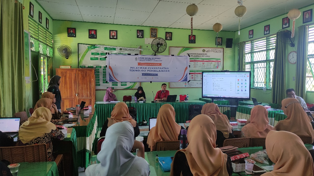 Gambar Prodi SI UIN Alauddin Makassar Latih Guru MTsN 3 Jeneponto Manfaatkan Teknologi Pembelajaran