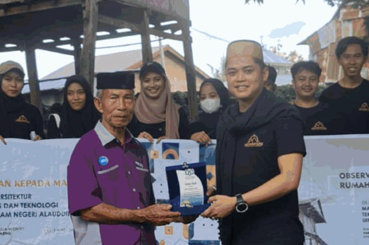 Gambar Prodi Teknik Arsitektur FST PkM di Bantaeng: Observasi Rumah Balla Tujua Ri Onto