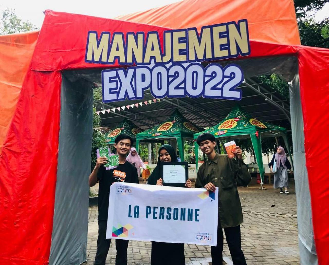 Gambar Produk Roti Toples Antarkan Mahasiswa UIN Alauddin Juara II Business Plan di Manajemen Expo