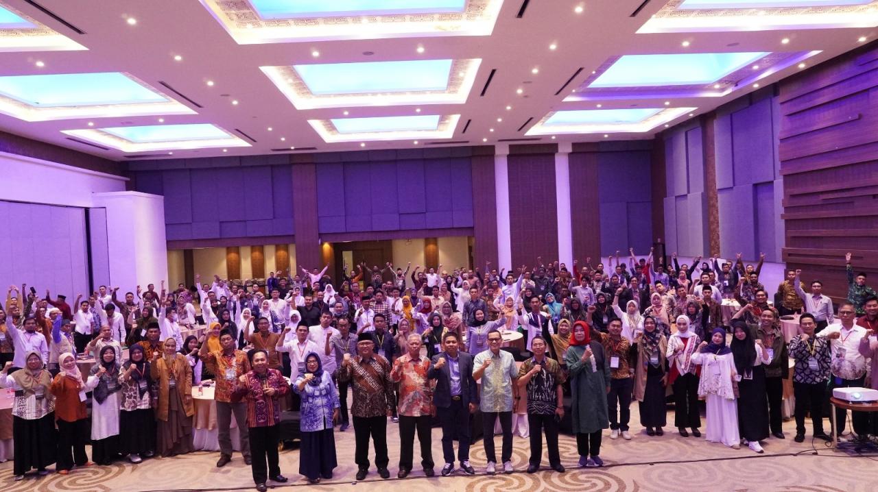 Gambar Prof Arskal Salim Tutup Short Course PKDP di UIN Alauddin Makassar, Ini Pesannya untuk Dosen Pemula