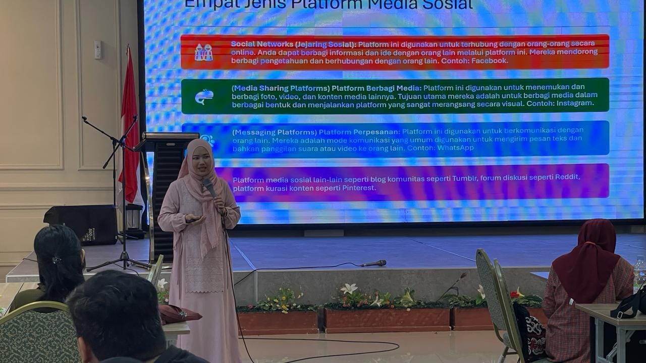 Gambar Prof Nurhidayah M Kes Jadi Pemateri Pelatihan Kampanye Narasi Perdamaian