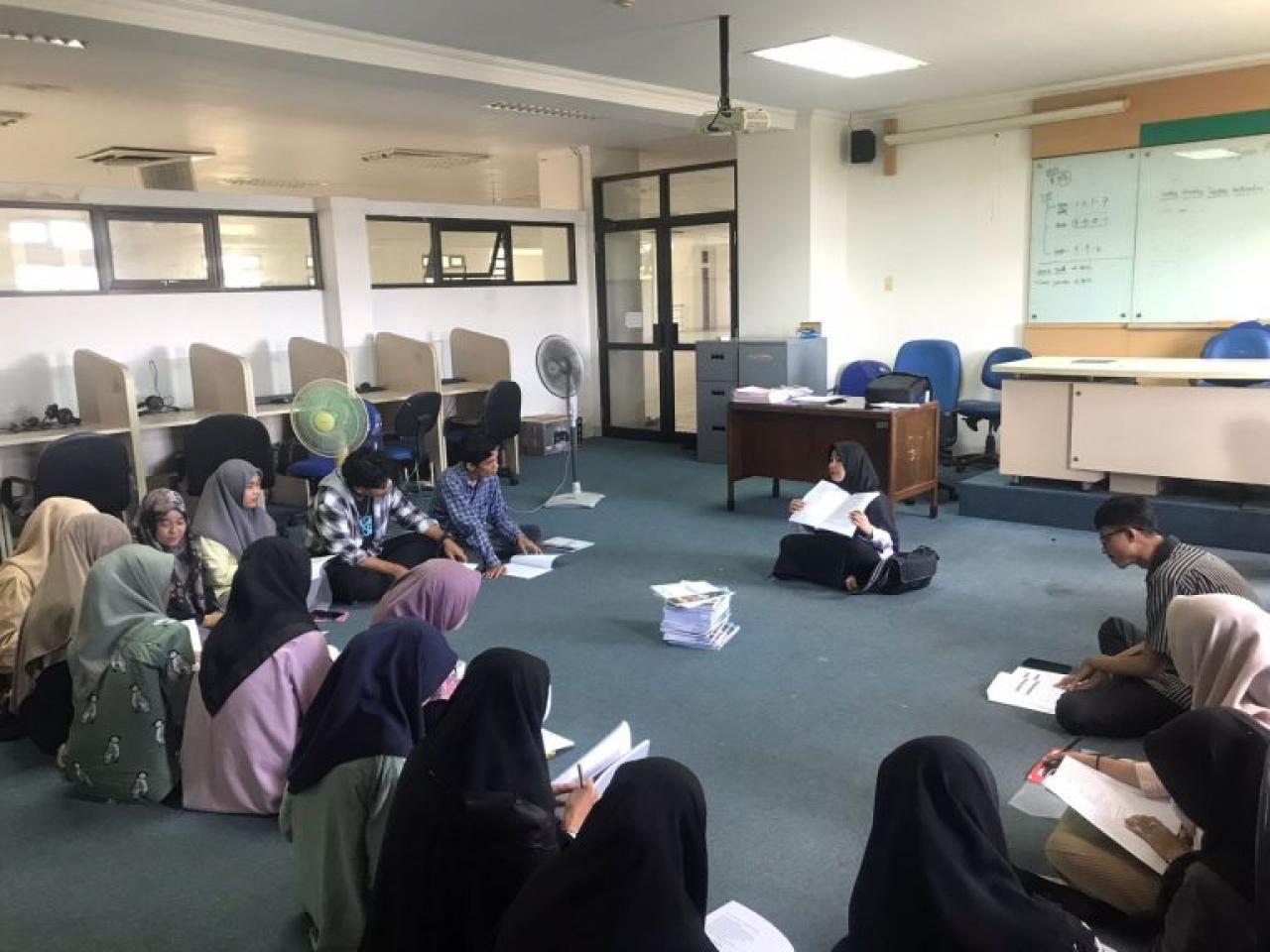 Gambar Pusat Pengembangan Bahasa Tingkatkan Kemampuan Mahasiswa Melalui Pelatihan TOEFL