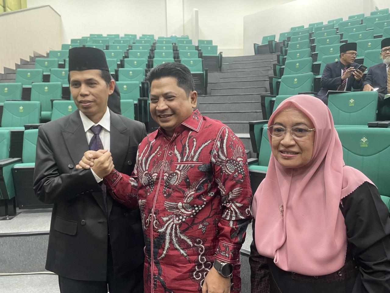 Gambar Raih Guru Besar Pemikiran Islam, Barsihannoor: Bukan Hanya Kebahagiaan Pribadi Tapi Juga Institusi