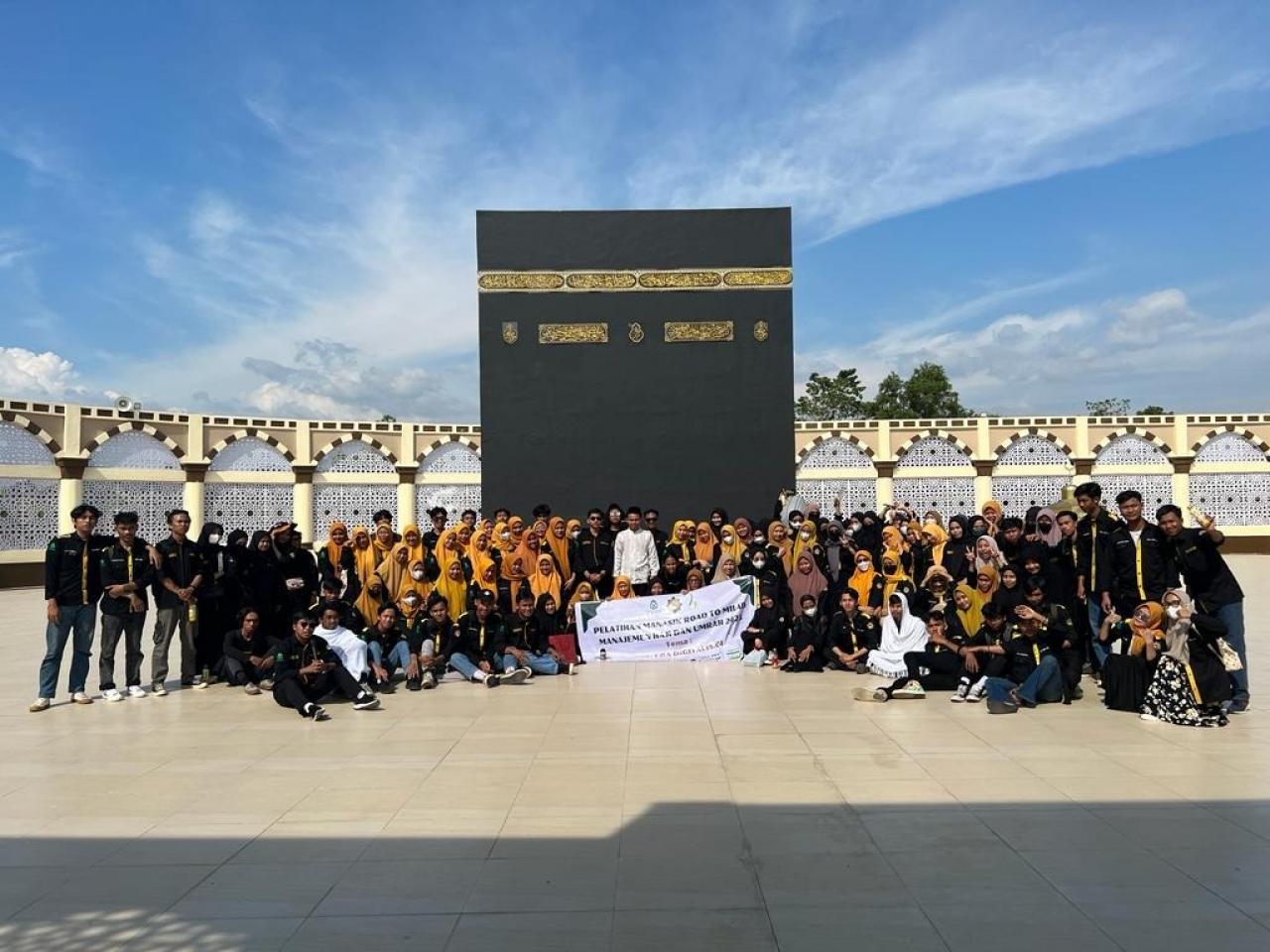 Gambar Rangkaian Milad ke-6 HMJ MHU UIN Alauddin Gelar Pelatihan Manasik di Asrama Haji Makassar